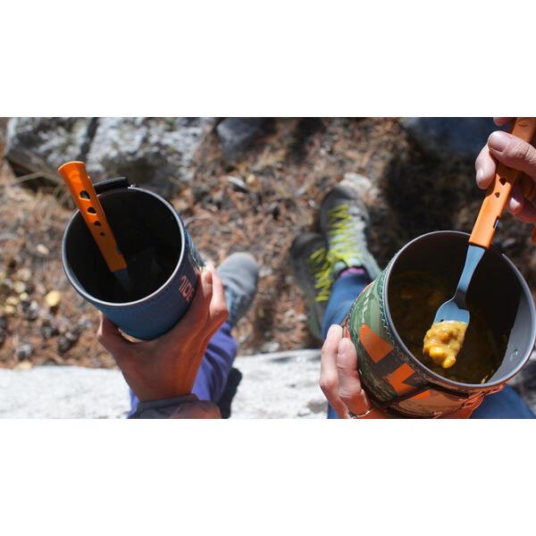 Jetboil_Flash_with_Utensils_Kit_in_use