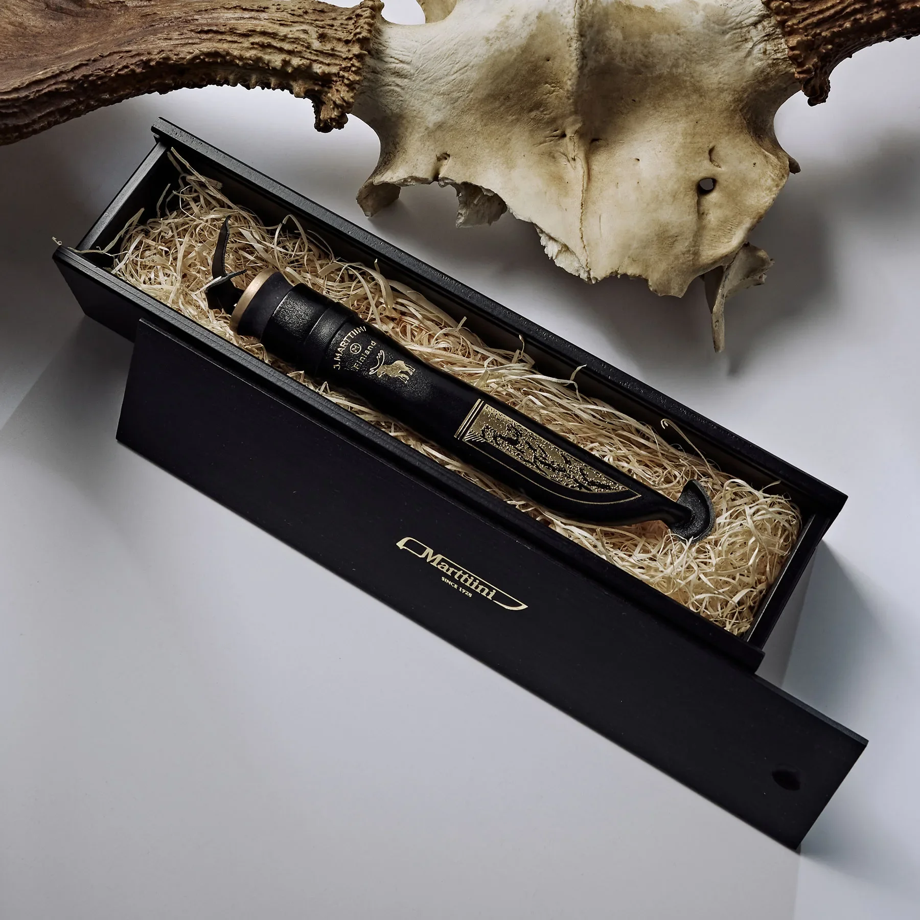 Marttiini-Moose-Black-Hirvipuukko-4